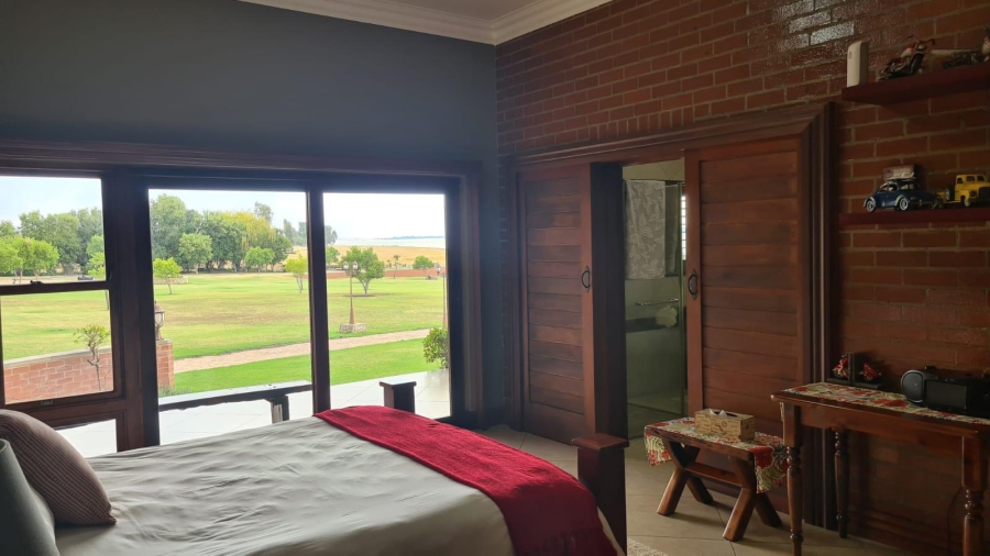 4 Bedroom Property for Sale in Oranjeville Free State